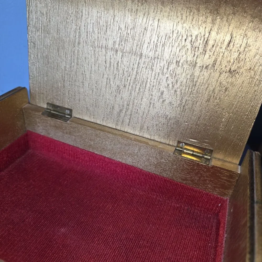 Vtg MIM Lador Japan Wooden Musical Jewelry Box Victorian Couple Sunrise Sunset